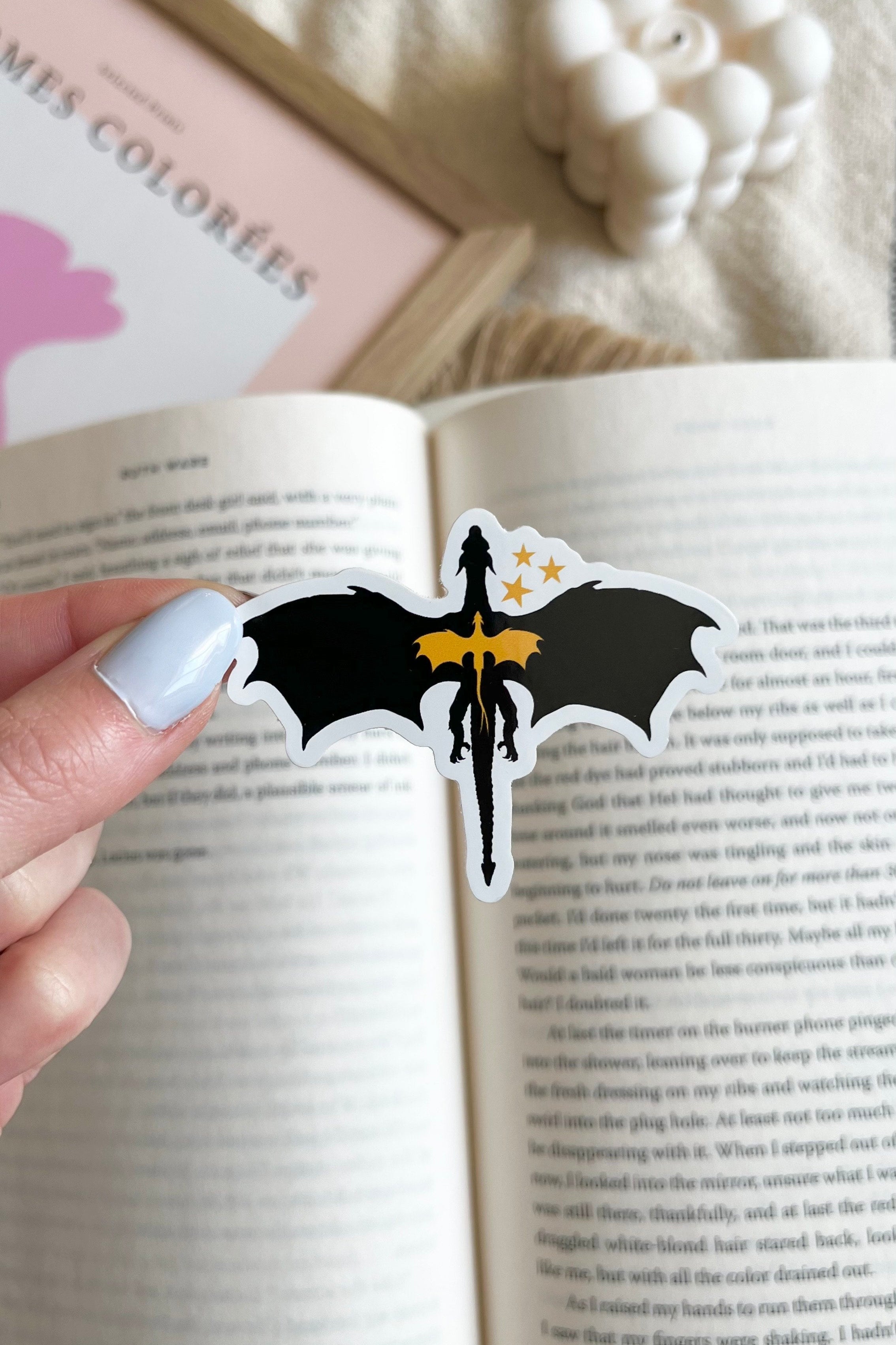 Fourth Wing, Bookish Sticker, Fourth Wing Sticker, Waterproof Sticker, Romantasy Sticker, Kindle Sticker, Book lover gift, Book lover, Fourth wing dragon, Iron Flame, Onyx storm, Booktok, andarna, Tairn, fourth wing Merch, fourth wing accessories, dragon sticker
